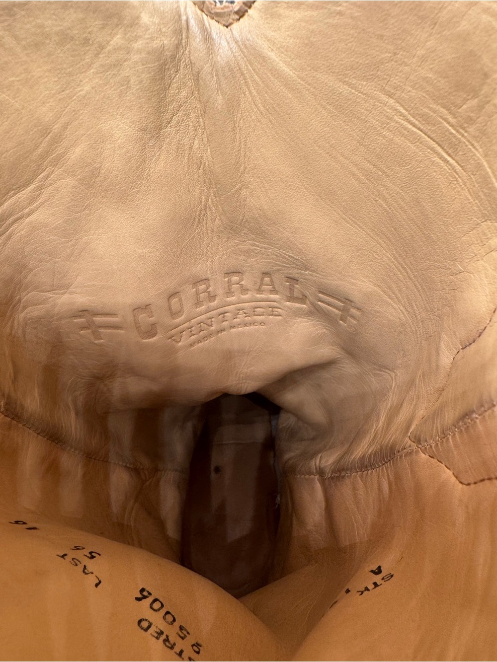 Corral Western Winged Heart Peace Sign Cowboy Boots - Picture 5 of 7